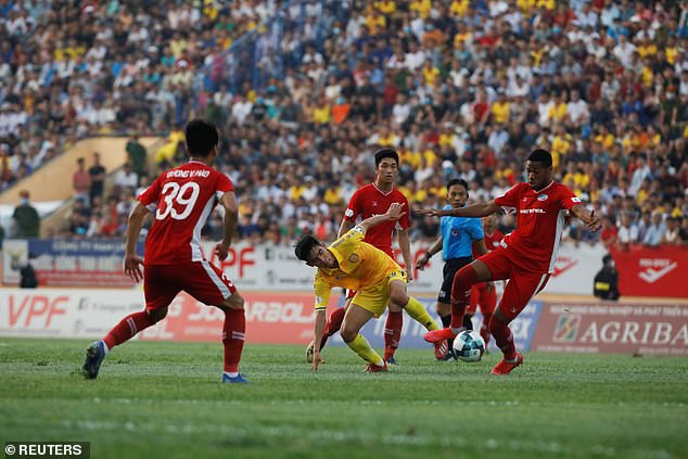 Truyền thông châu Âu ngỡ ngàng với sự trở lại của bóng đá Việt - Ảnh 5.