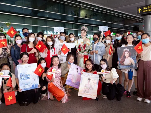 Hoa hậu Trần Hà Trâm Anh được chào đón nồng nhiệt tại sân bay ngày trở về