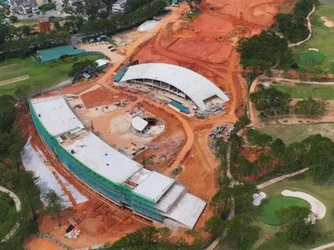 Lâm Đồng: Bị yêu cầu tháo dỡ hàng loạt công trình sai phạm, Chủ đầu tư dự án sân Golf Đồi Cù mới đi xin giấy phép xây dựng