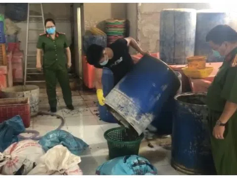 Quận 8: Thu giữ 2,2 tấn ốc ngâm hóa chất ở Sài Gòn