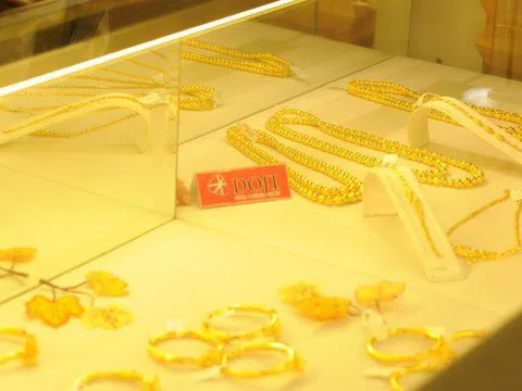 Tăng 'khủng', giá vàng trong nước vượt 46 triệu đồng/lượng