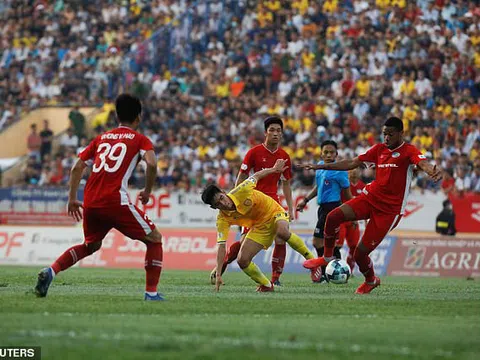 Truyền thông châu Âu ngỡ ngàng với sự trở lại của bóng đá Việt