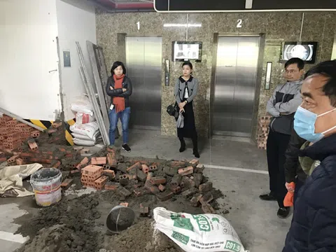 Ban Quản lý khu nhà ở xã hội Nam Rice City Linh Đàm tự xây tường bao thang máy, không thông qua ý kiến người dân